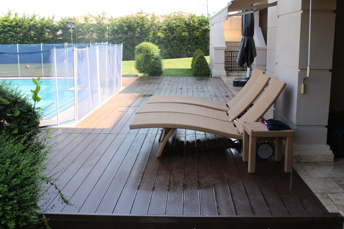 Zemin Deck
