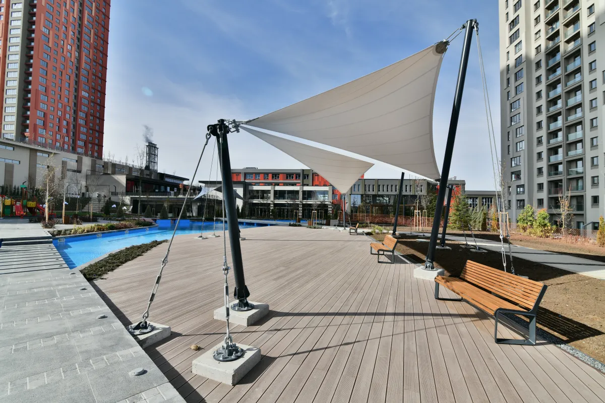 Zemin Deck