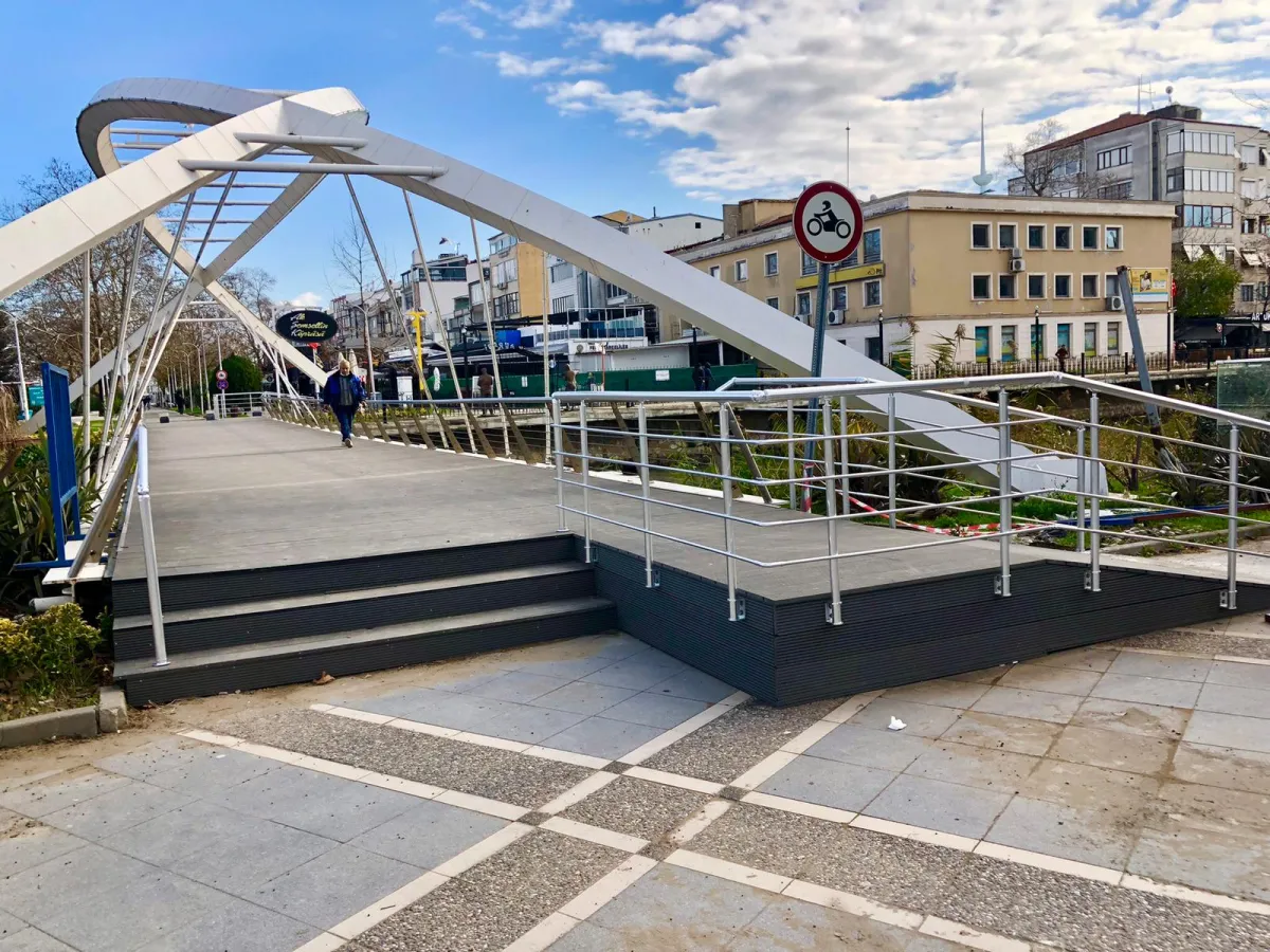 Zemin Deck