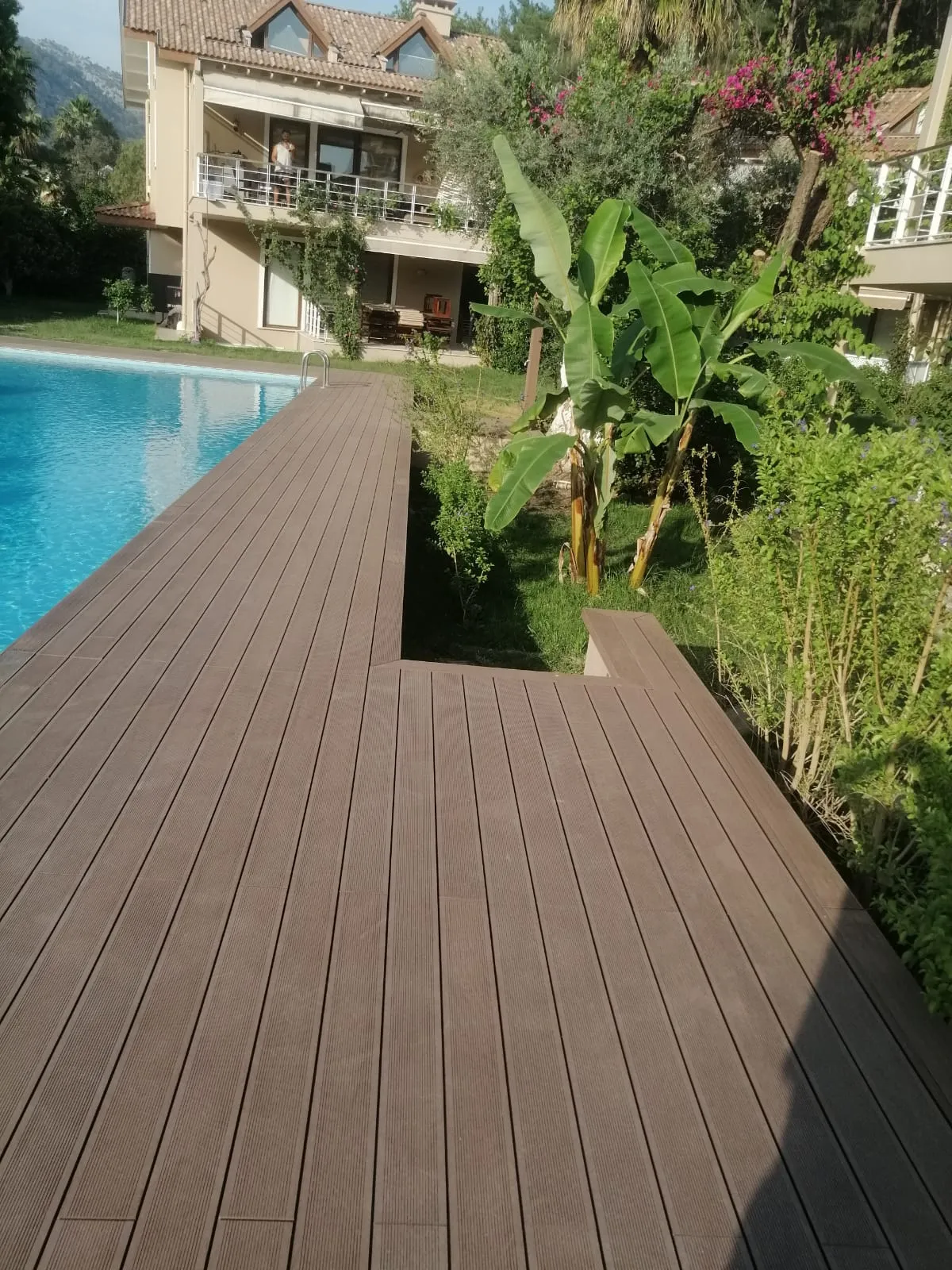 Zemin Deck